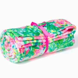 Lilly Pulitzer Paradise Blanket in Fruity Flamingo